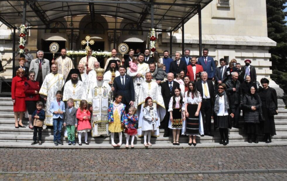 Sf Nta Liturghie Arhiereasc Din Prima Zi De Pa Ti Catedrala