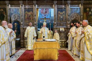 Liturghie arhierească la Catedrala Mitropolitană și Parastas pentru Arhiepiscopii Teofil Herineanu și Iustinian Chira