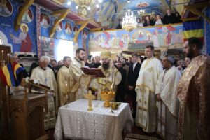 PS Benedict Bistrițeanul a slujit în Parohia Tritenii de Sus și a binecuvântat noul iconostas 