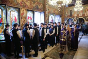 Liturghia Darurilor la Capela Colegiului Ortodox din Cluj-Napoca, oficiată de PS Părinte Benedict Bistrițeanul